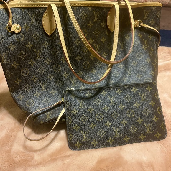 Louis Vuitton MM monogram Neverfull with Beige interior - Picture 2 of 7